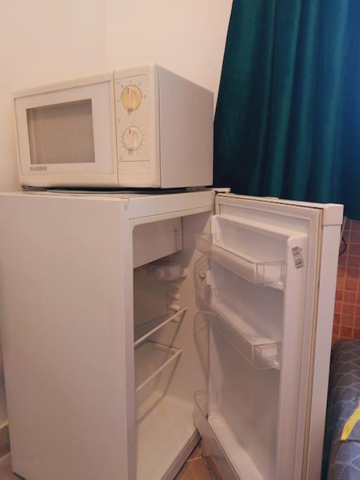 Tiny Studio Next To Unirii Appartamento